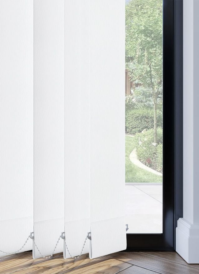 Lucca Blackout White