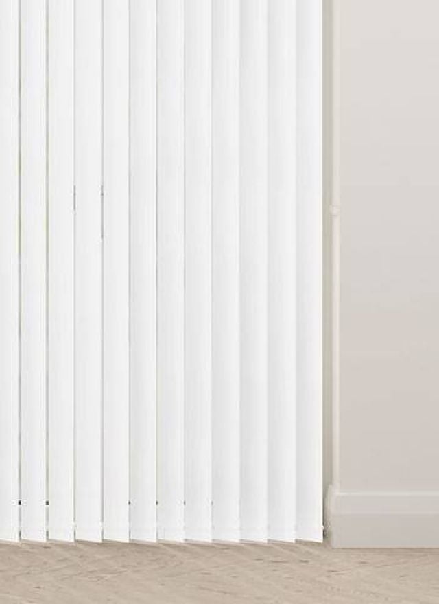 Bella Blackout Snow White