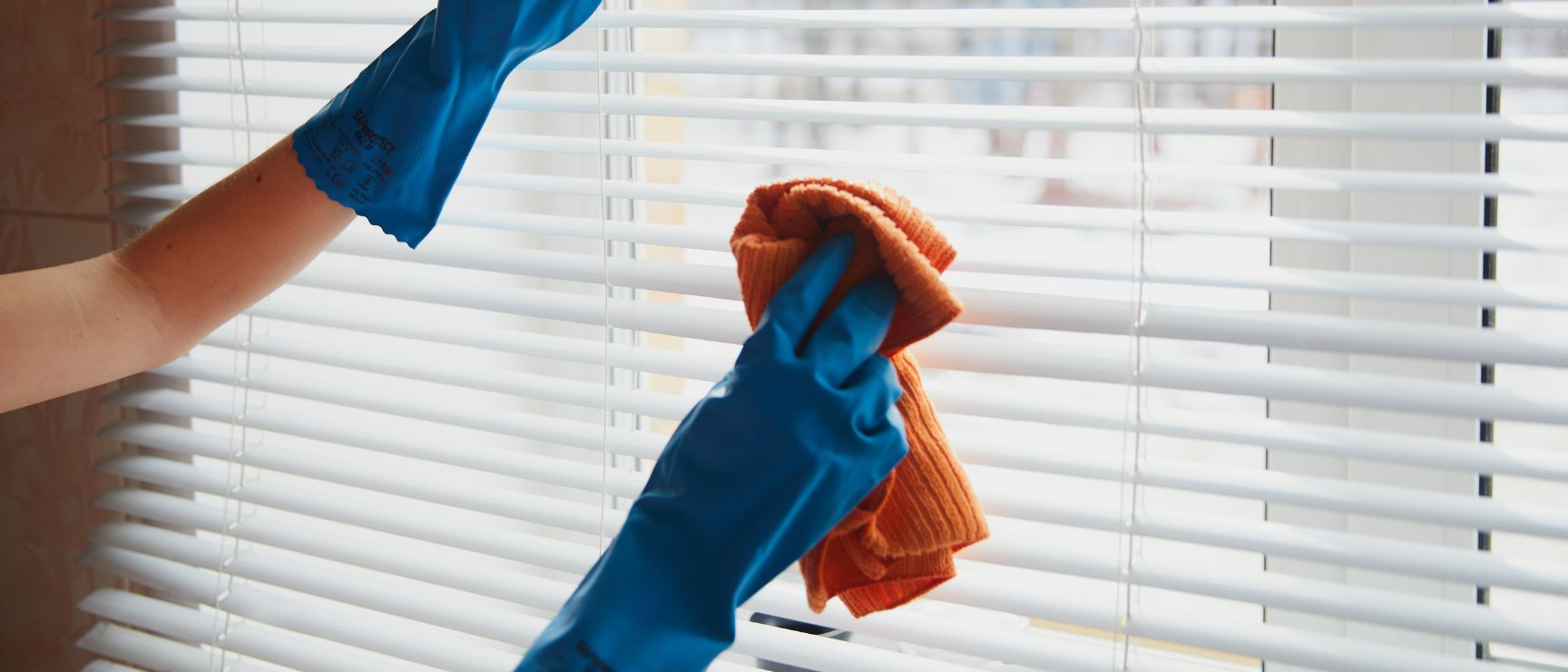 How to Clean Venetian Blinds