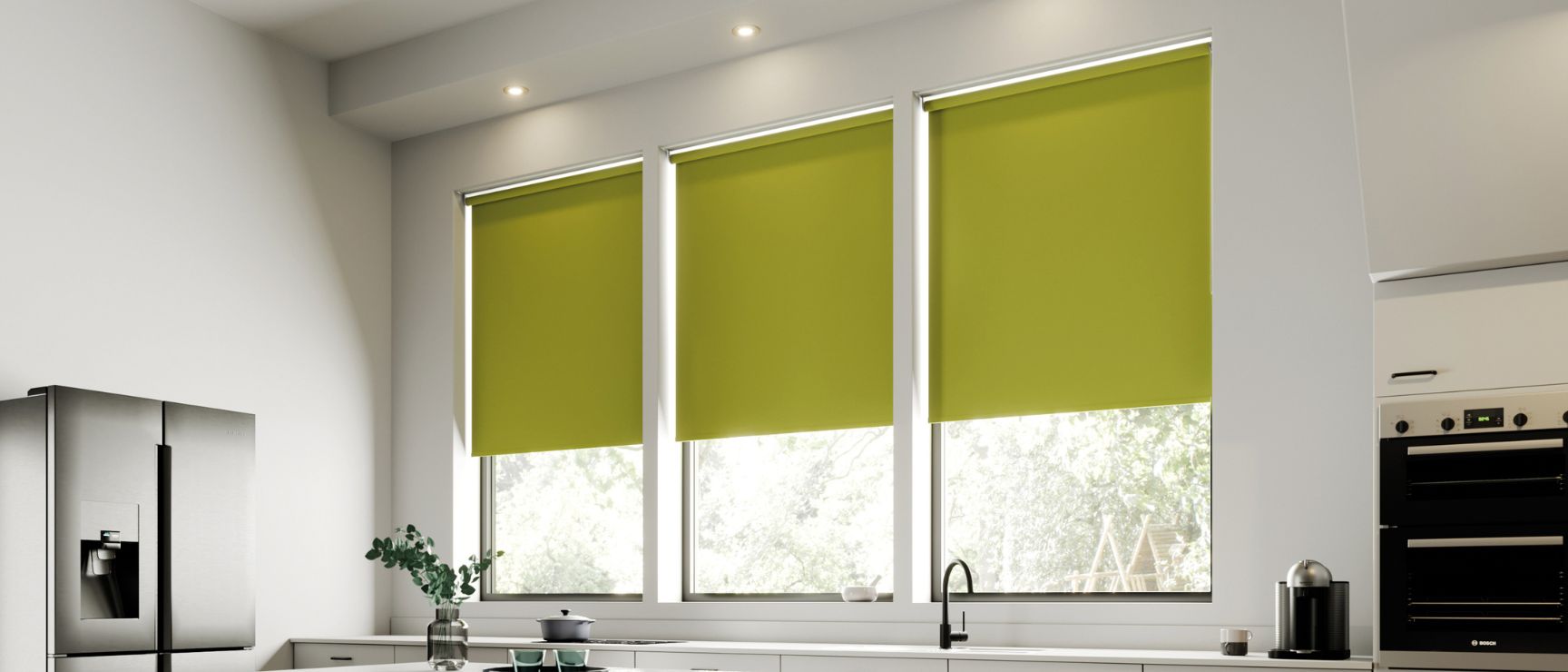 https://www.swiftdirectblinds.co.uk/media/magefan_blog/which-way-round-do-roller-blinds-go.jpg